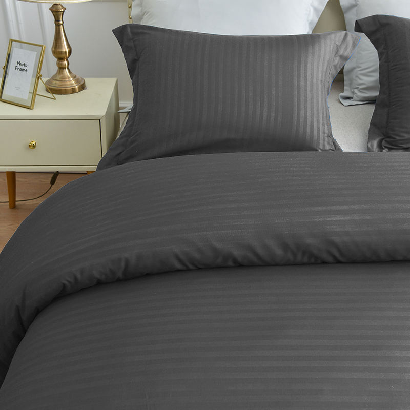 Wrinkle Resistant Microfiber Duvet Cover with Zipper